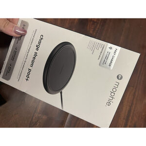 mophie 10w Qi Fast Charge Wireless Charger New